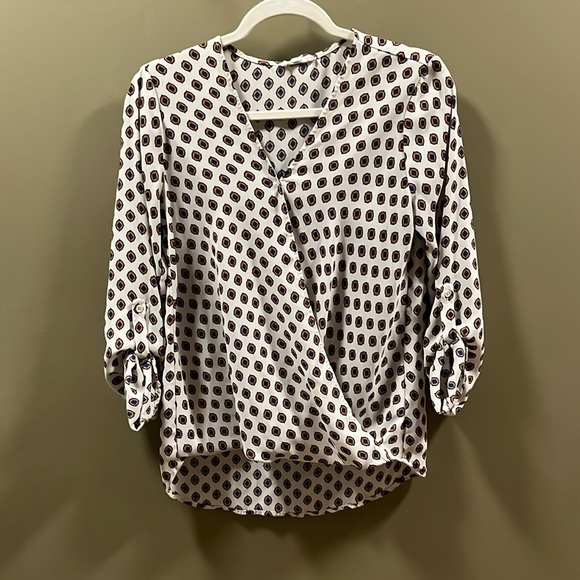Size small blouse with unique pattern. Perfect for work! - Picture 1 of 3